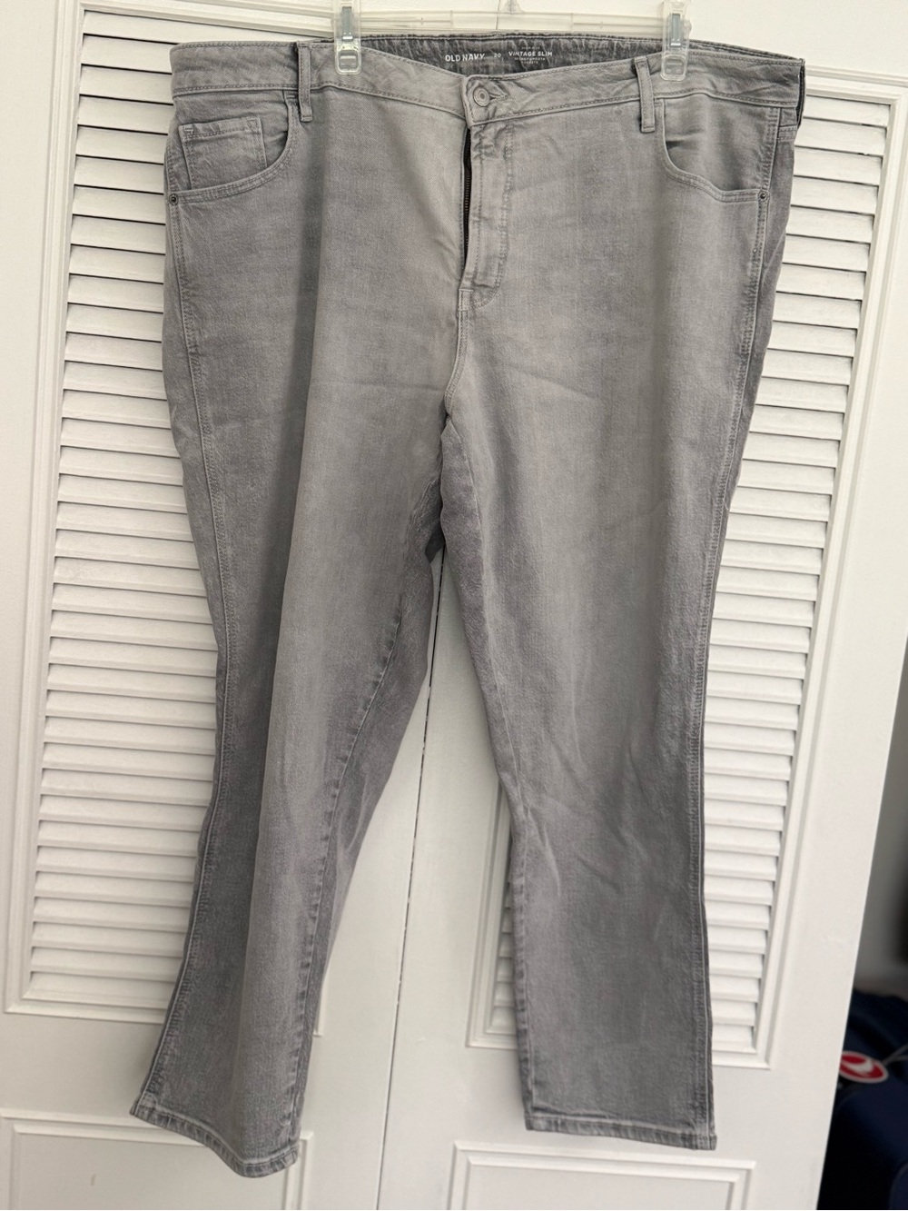 Old Navy Women's Light Gray Straight-Leg Jeans